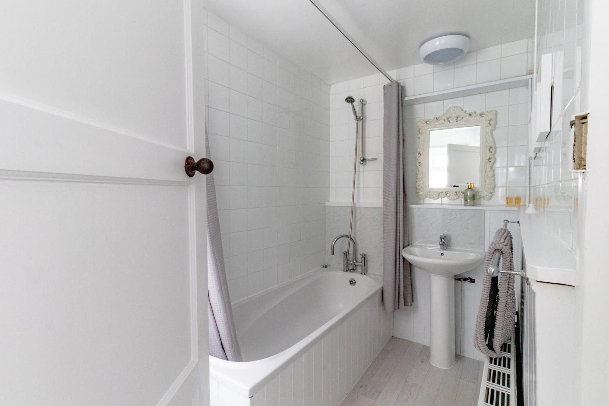 Fabulous, Vibrant, Town House, Central Bath Road Cheltenham Buitenkant foto